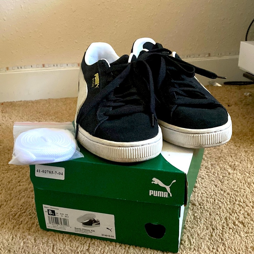 Puma (Suede Classic XXI) Black & White.Size 8.5 US